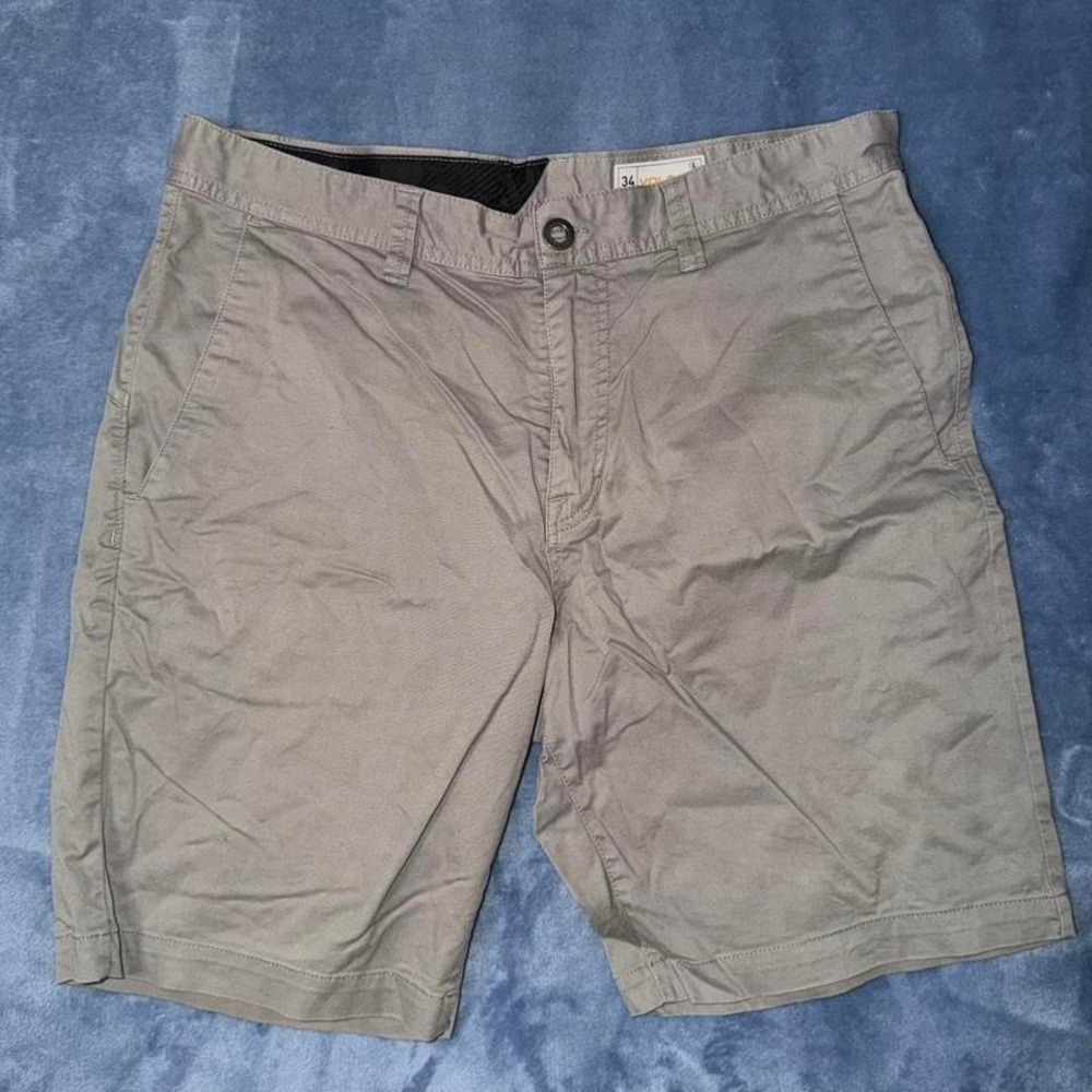 Volcom grey shorts men Size 34